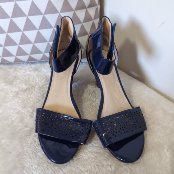 Miz Mooz Genuine Leather Patent Cutout Boho Chic Ankle Strap Mary Jane Wedges 8 - Picture 3 of 6